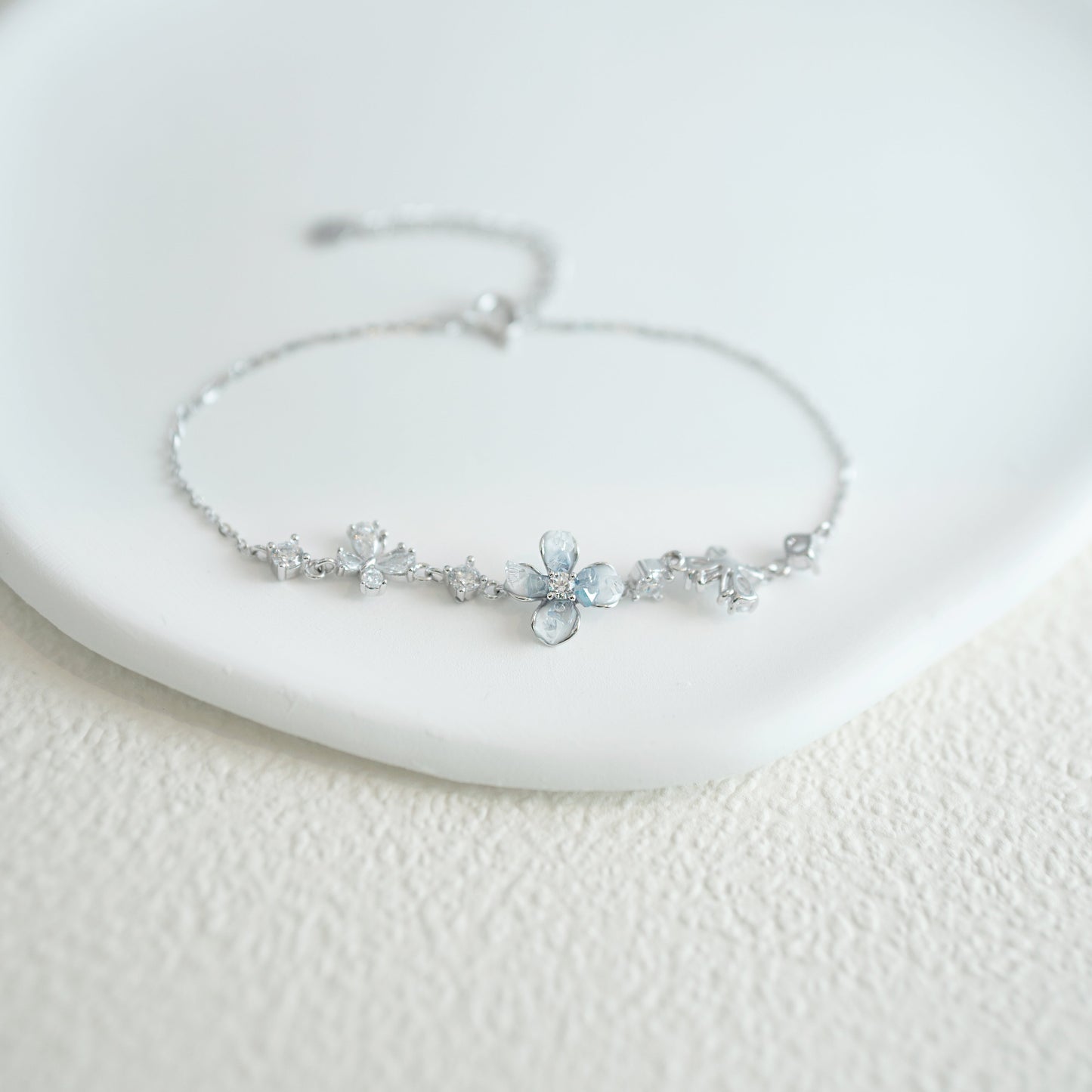 Light blue dream flower bracelet